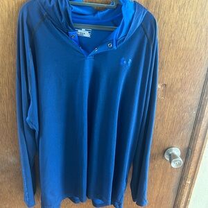 Under Armour loose headgear 2XL hooded jacket with 2 snaps.